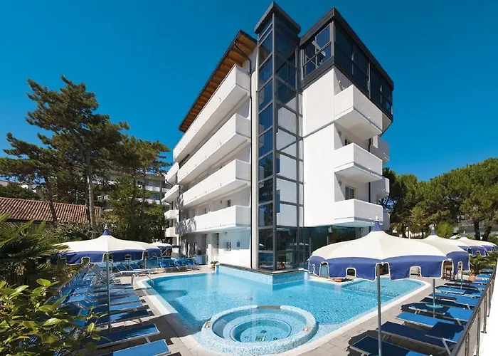 Scopri i vantaggi dell'alloggio in un hotel 3 stelle all inclusive a Lignano Sabbiadoro